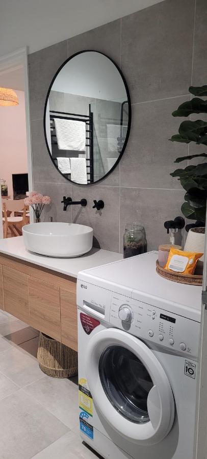Boutique Beach House In The Heart Of St. Kilda Melbourne Luaran gambar